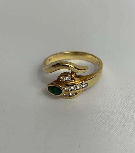 Ladies Vintage18ct Gold Snake Ring with Emerald Eyes
