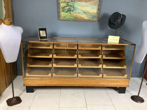 16 Drawer Oak Shop Display Counter Cabinet