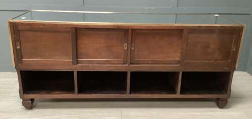 1920s Elegant Mahogany Shop Display Counter Cabinet