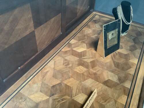 1920s Elegant Mahogany Shop Display Counter Cabinet