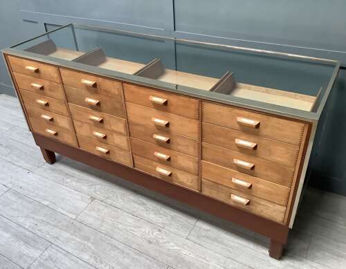 20 Drawer Mahogany Shop Display Counter Cabinet